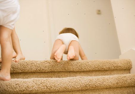 Babyens utvikling. ikke to barn utvikles på samme måte. Babyens utvikling. ikke to barn utvikles på samme måte.